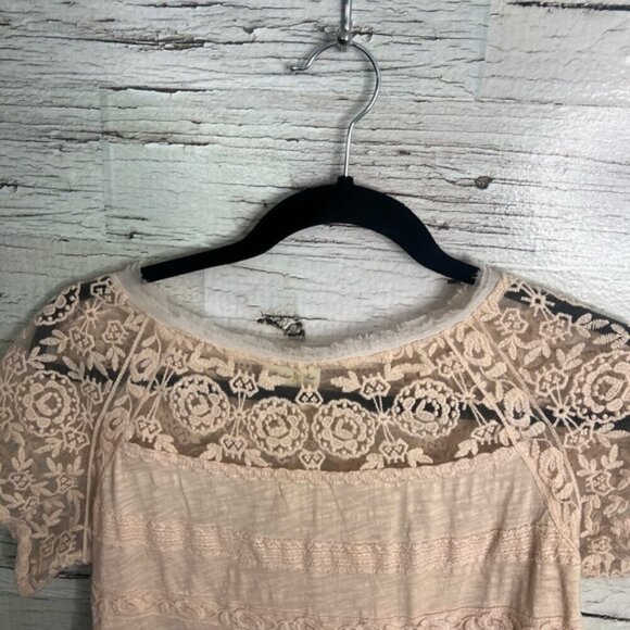 Anthropologie Meadow Rue Cream Lace Relaxed Blouse top peach size small - Picture 3 of 7